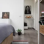 Homey Experience - Urban Luxury Apartment